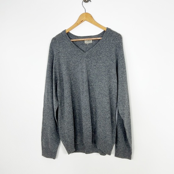 Men LL Bean Wool V-Neck Sweater - Picture 2 of 12